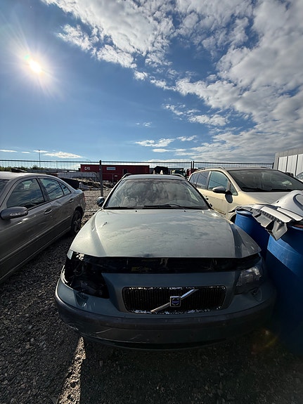 Volvo V70 varaosiksi