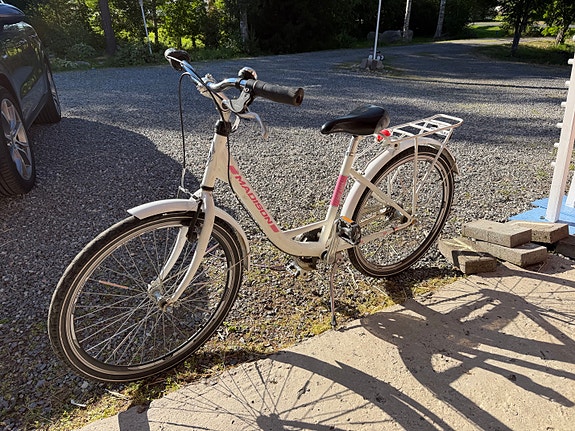 Tyttöjen pyörä Madison 24”