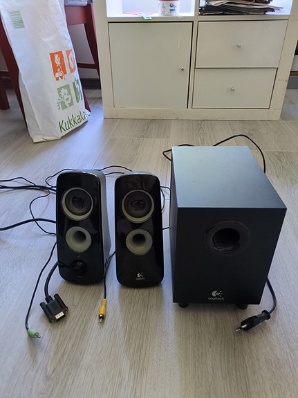 Logitech 2.1 kaiutinsetti subwooferilla