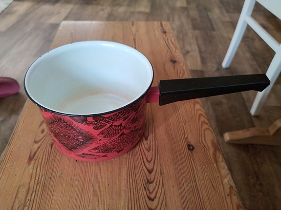 Arabia kattila punainen emalikattila