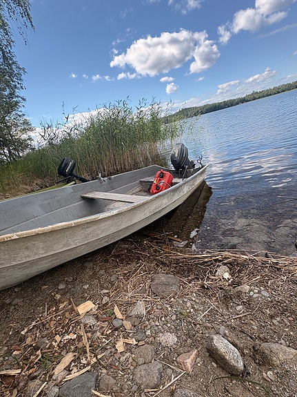 Mariner perämoottori ja lasikuitu vene