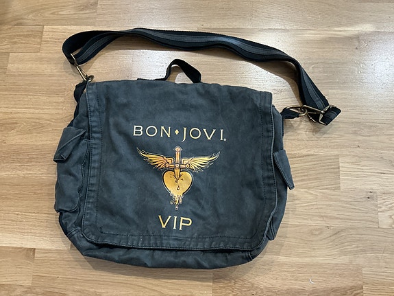 VIP Bon Jovi Olkalaukku, 2011 kiertue