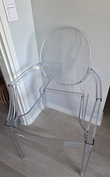 Kartell Louis Ghost tuoli