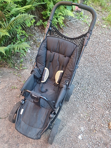 Emmaljunga rattaat mustat