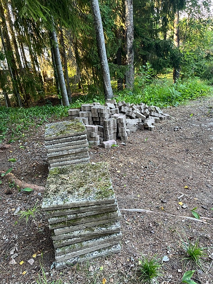 Betonilaattoja ja pihakiviä