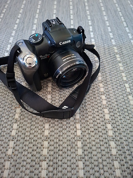 Canon PowerShot SX20 IS digikamera musta