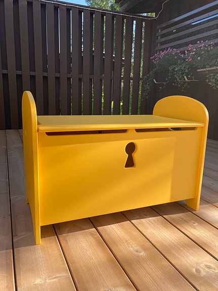 IKEA lasten lelulaatikko/penkki