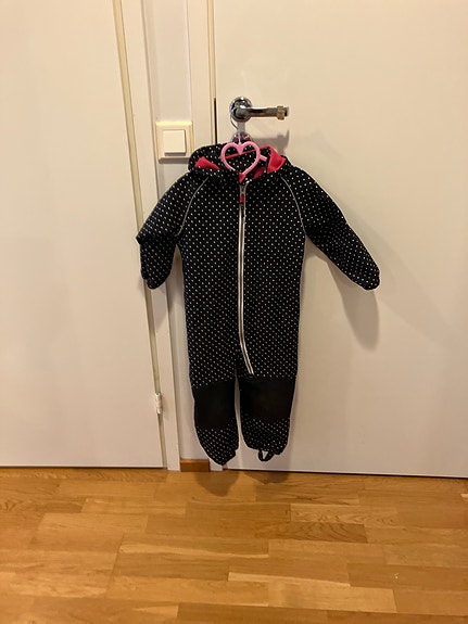 KappAhl haalari koko 86 musta tytöille