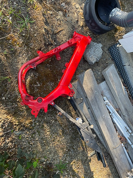 Yamaha DT50 runko ja takahäkki