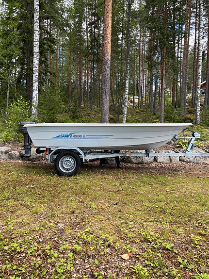 Suvi 4200 s vene ja traileri