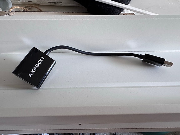Axagon DP-VGA adapteri
