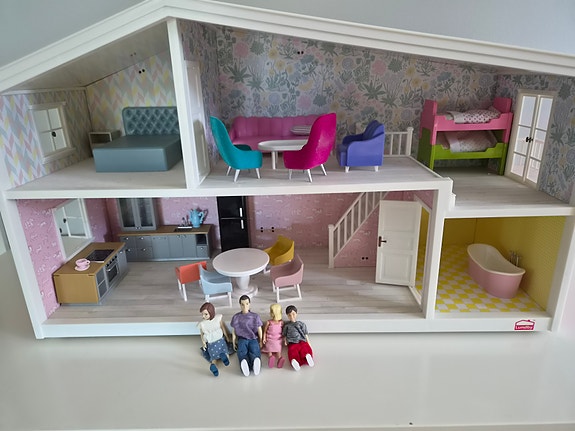 Lundby nukkekoti + kalusteet + Nuket