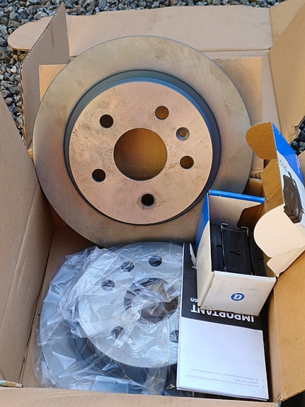 Opel jarrulevyt ja jarrupalat Delphi LP2084