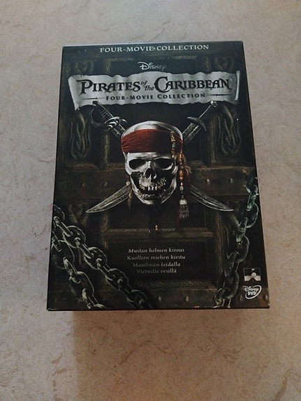 Disney Pirates of the Caribbean Four-Movie Collection DVD-boksi