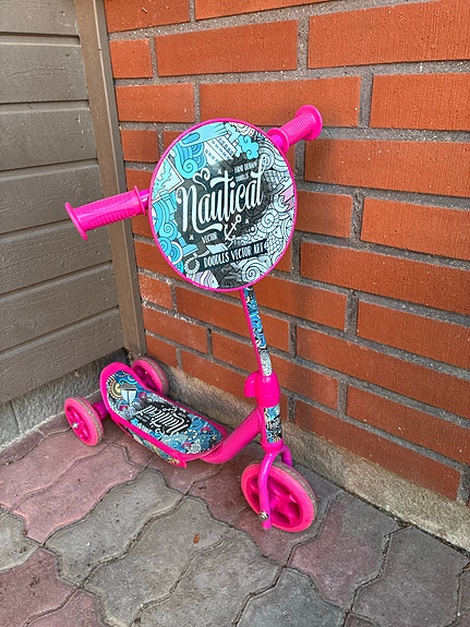 Lasten kolmipyöräinen potkulauta pinkki