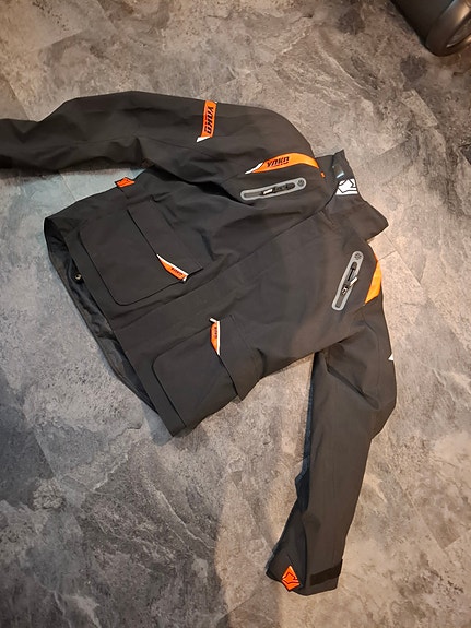 Yoko ajotakki uusi xl /dainese housut 58
