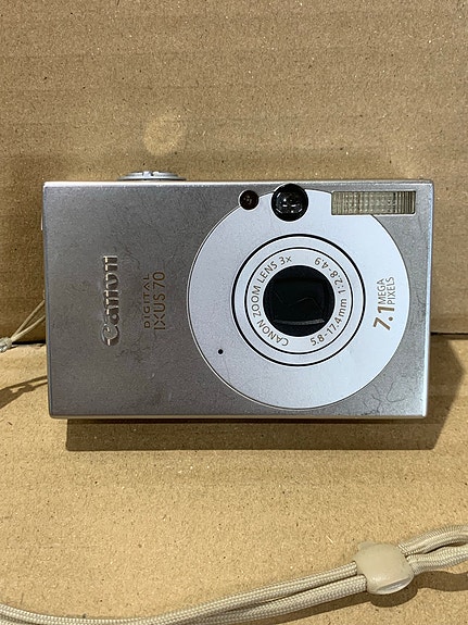 Canon IXUS 70 digikamera hopea