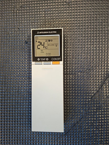 Mitsubishi ilmalämpöpumpun kaukosäädin