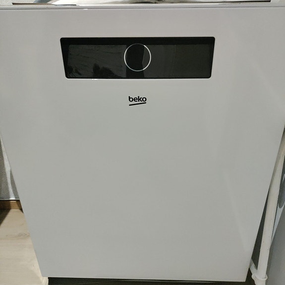 astianpesukone Beko tason alle, valkoinen