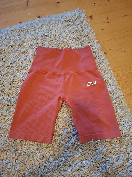 ICIW biker shortsit