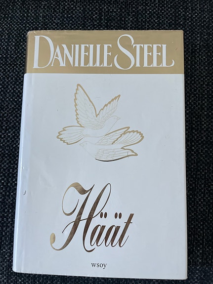 Danielle Steel Häät kirja