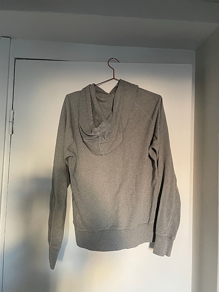 Laadukas klassinen harmaa huppari koossa XS. Hyvä kunto