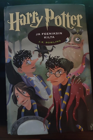 Harry Potter ja Feeniksin kilta kovakantinen kirja