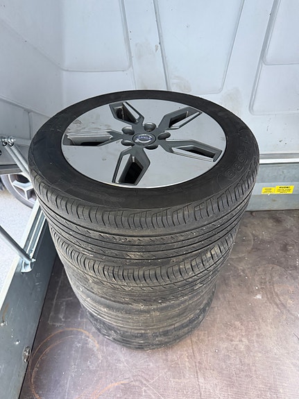 Volvon 16” alkuperäiset vanteet