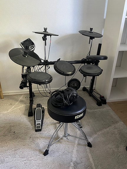 Alesis sähkörummut