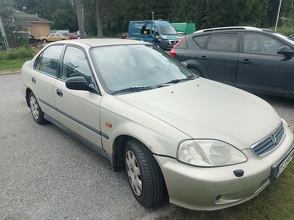 Honda Civic VI -00 sedan varaosiksi
