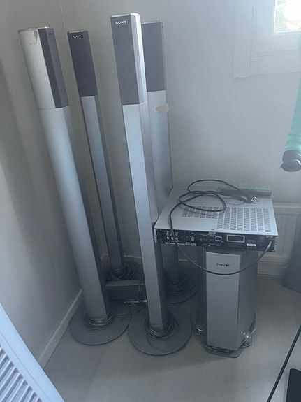 Sony kotiteatterikaiuttimet ja vahvistin