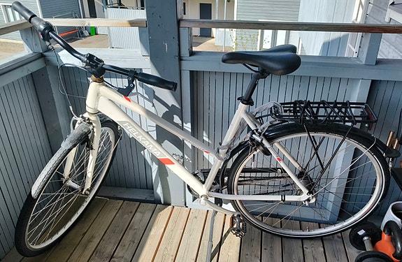 Helkama Kaunotar 28"