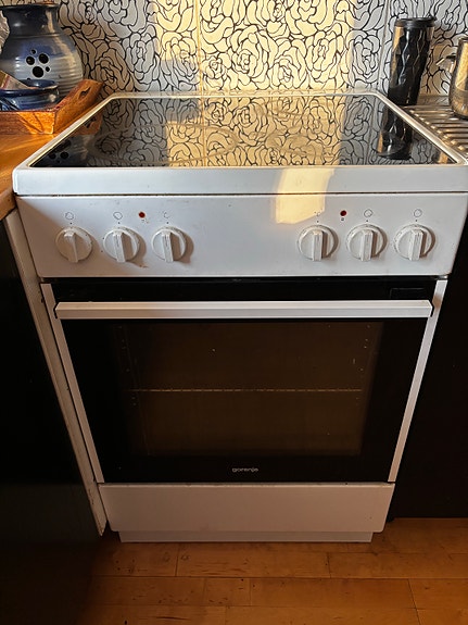 Gorenje keraaminen liesi kiertoilmauunilla 60cm