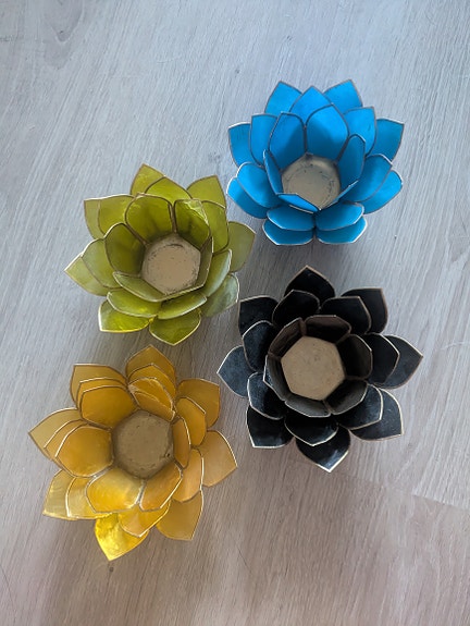 Lotus kynttilälyhtyjä