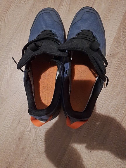 Myydään Adidas Terrex kengät