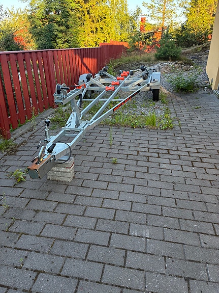 Respo venetraileri V610 750 kg tai vaihto jarrulliseen