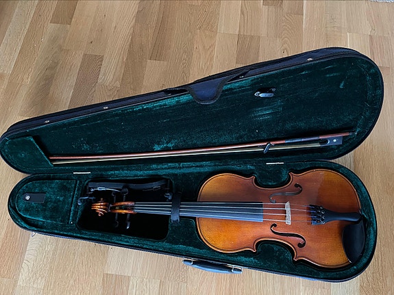 Karl Höfner Bubenreuth 200HV 4/4 viulu