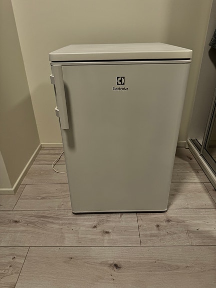 Electrolux jääkaappi valkoinen pöytämalli