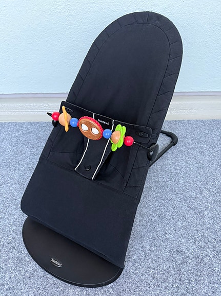 Babybjörn sitteri ja lelukaari