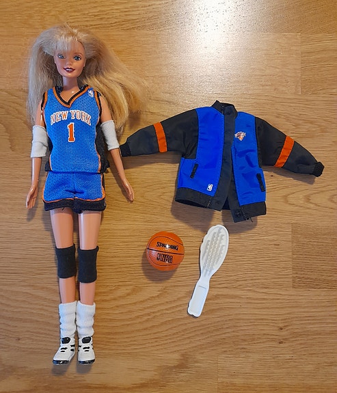 Mattel NBA Barbie New York Knicks 90-luvulta