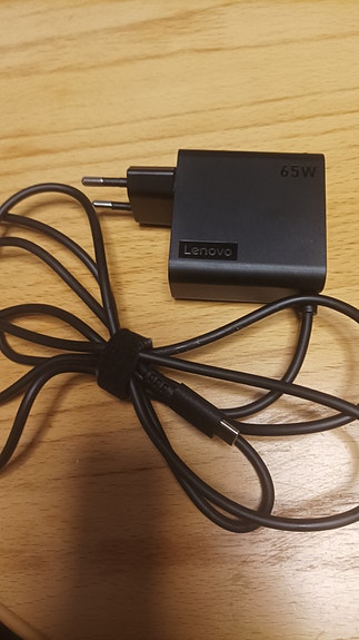 Lenovo 65W Usb-C -laturi, vähän käytetty