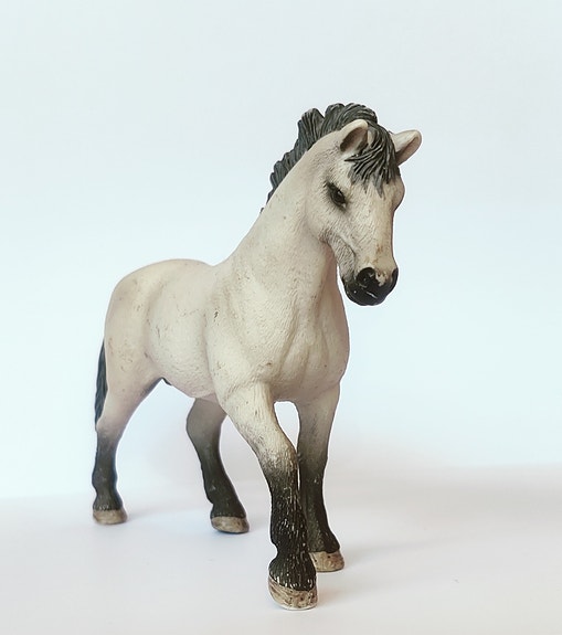 Schleich camargue ori
