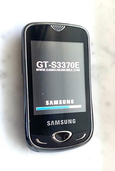 Samsung GT-337OE -matkapuhelin