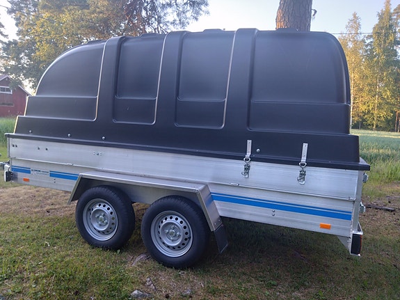 Traveller Isoreissari alumiinikärry kuin uusi