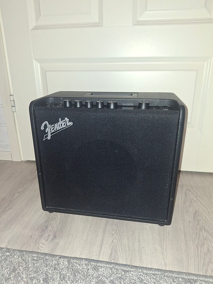 Fender LT25 kitaravahvistin