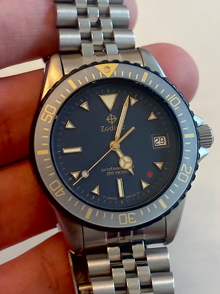 Zodiac Red Point Red Dot 113.15.20 Pro Diver Swiss Made