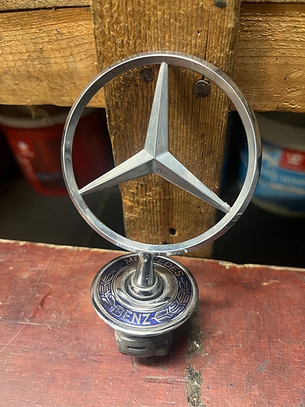 Mercedes-benz w210 keulamerkki