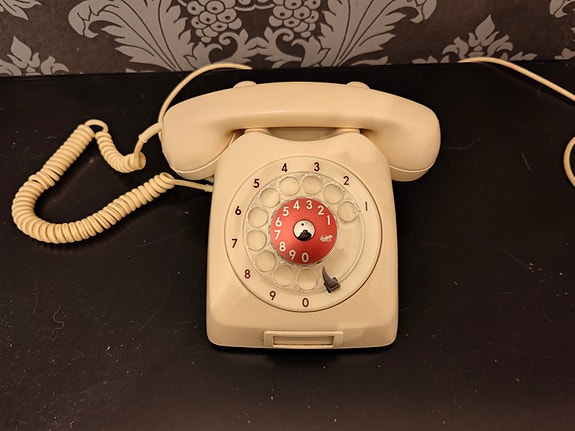 Ericsson lankapuhelin koristekäyttöön
