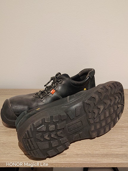 Sievi työkengät koko 43 musta nahka