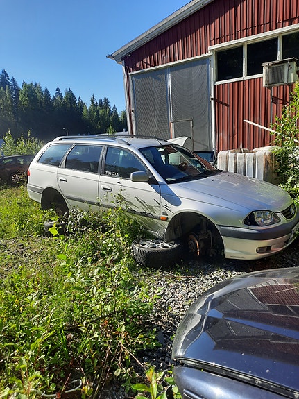 Toyota Avensis t22 D4D osina